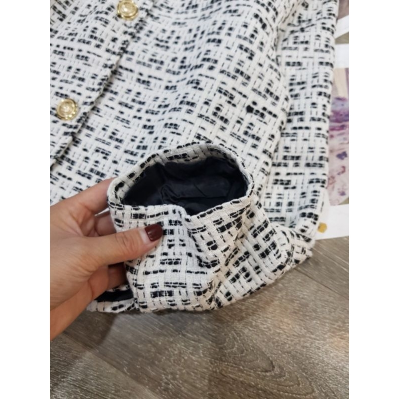 Áo dạ Tweed dài tay V..r  sang xịn .