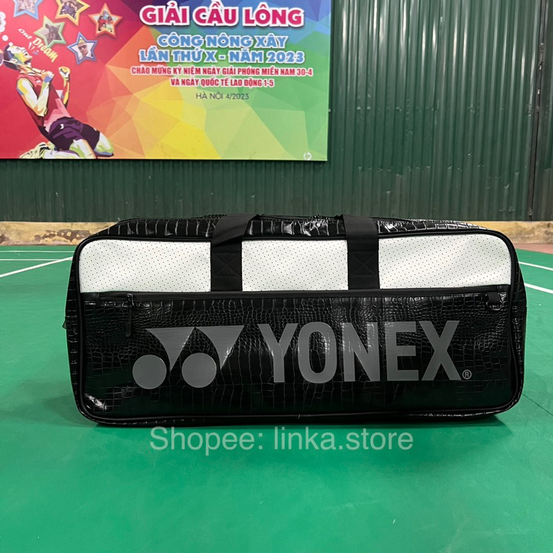 Túi vuông 3 ngăn phom cứng đựng vợt cầu lông Yonex 239BT003U đen chất liệu da bóng