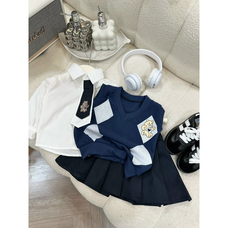 Đồng phục học sinh, set 4ct: áo sơ mi trắng, cà vạt, chân váy xếp ly và áo len hình thoi cho bé 12-30kg