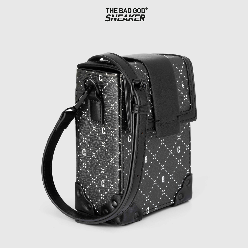 Túi đeo chéo nam nữ The Bad God Deluxe Monogram Da PU