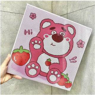 Tranh đính đá gấu dâu, nhân vật hoạt hình, kèm khung gỗ 20x20 cm