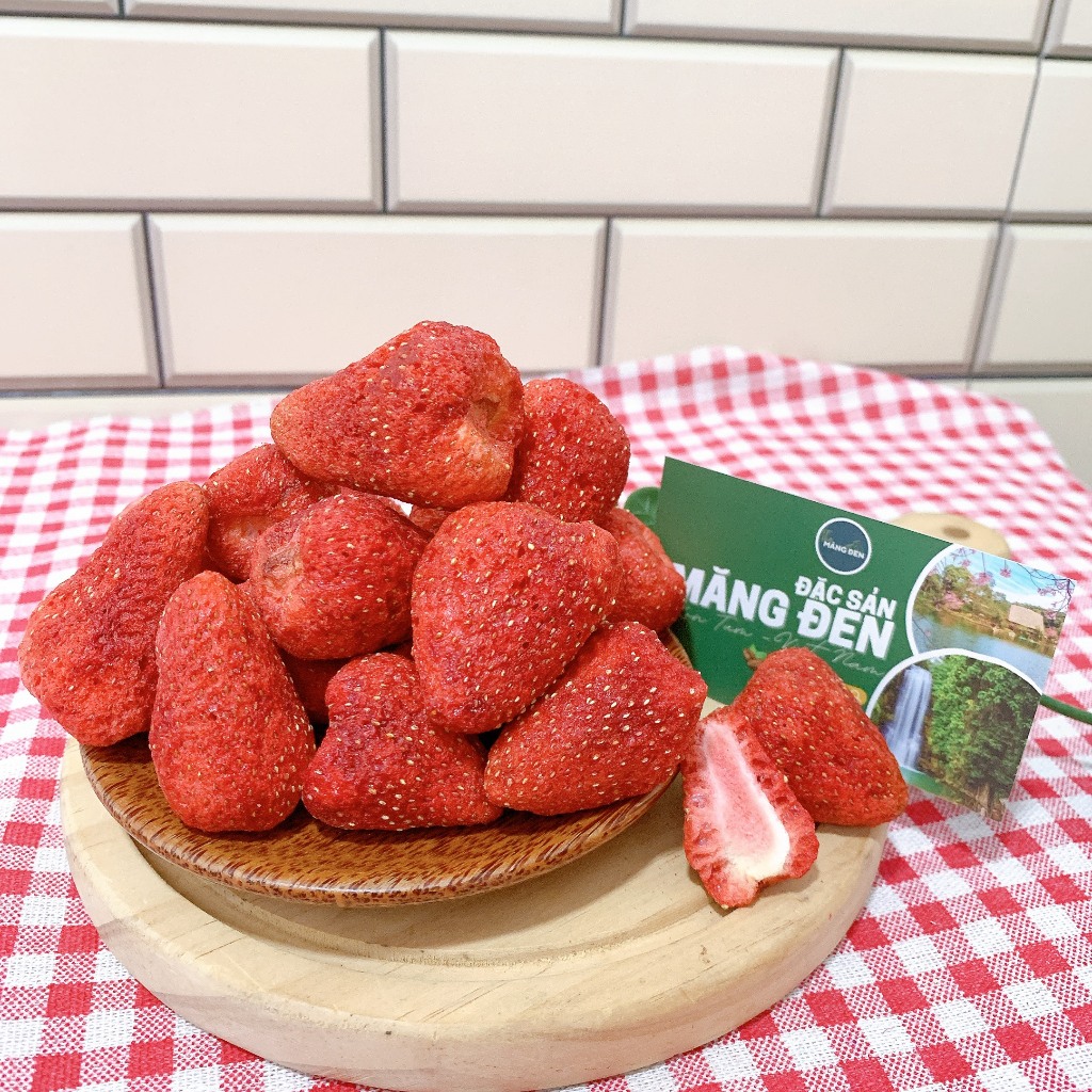 Dâu Tây Sấy Giòn Không Đường The Măng Đen 250g Đặc Sản Măng Đen Kon Tum