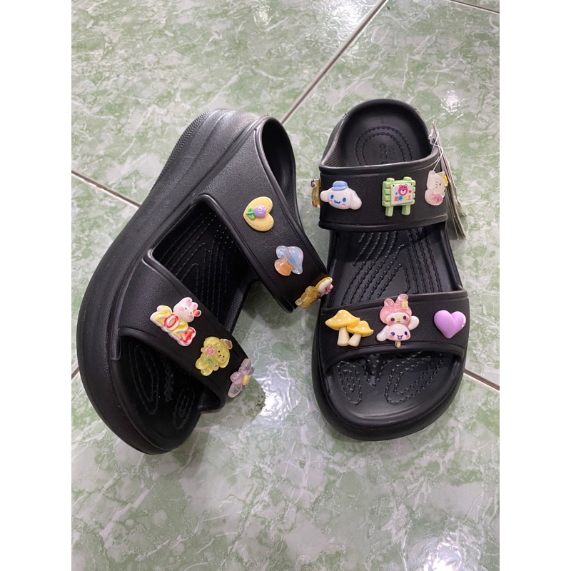 Dép lê Crush đế cao tặng 14 nút charm