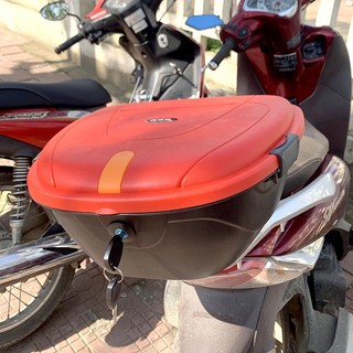 [Ảnh thật] Thùng đựng đồ gắn đuôi xe máy, xe điện, xe đạp điện GSB-02 ĐEN NẮP ĐỎ- PKXM