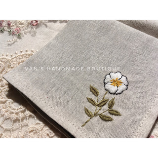 Khăn tay linen thêu tay White flowers. Quà tặng handmade