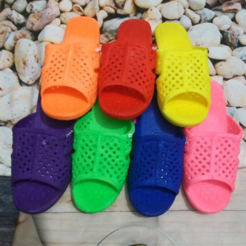 Đôi dép tổ ong hàng VNXK huyền thoại theo thời gian