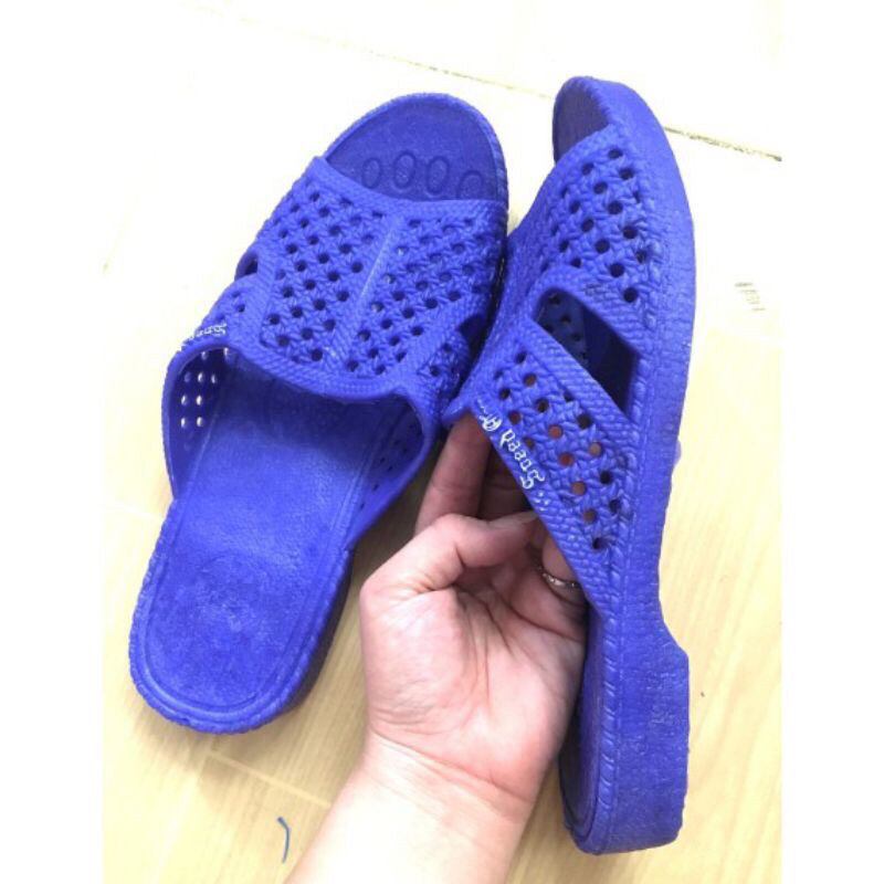 Đôi dép tổ ong hàng VNXK huyền thoại theo thời gian