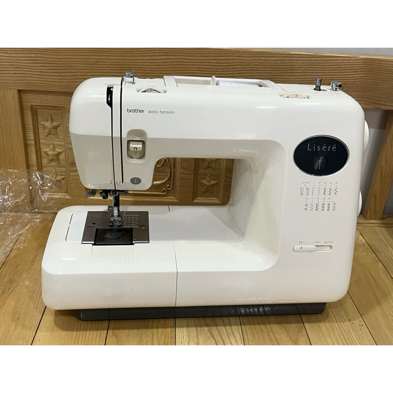 Máy may gia đình Brother Lisere