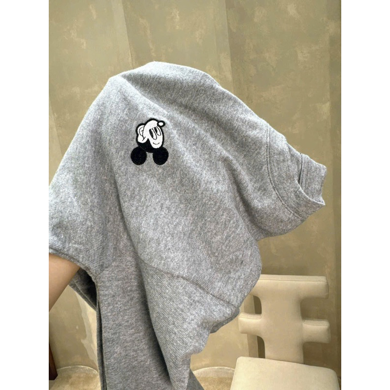 Áo pull dài tay thêu hình micky cho nữ
