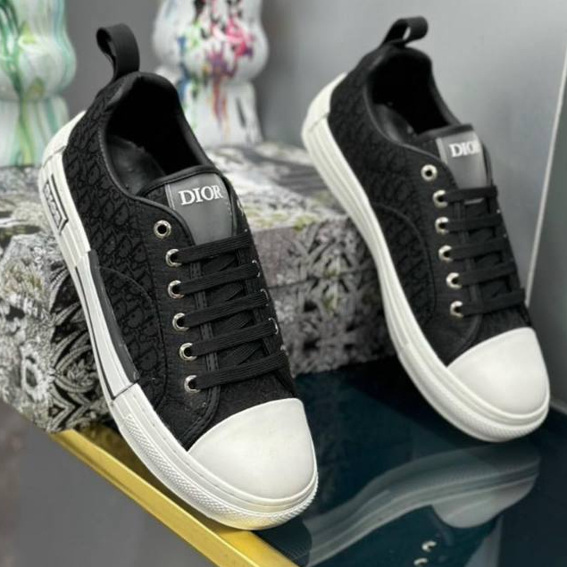 Giày nam buộc dây chữ CD