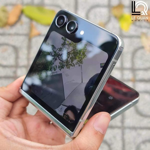 ZFLIP 5 5G  - Hàng Chính Hãng Mới Nguyên Seal . Bảo hành 12 tháng