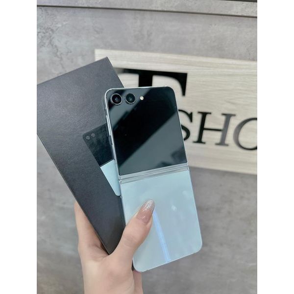 ZFLIP 5 5G  - Hàng Chính Hãng Mới Nguyên Seal . Bảo hành 12 tháng