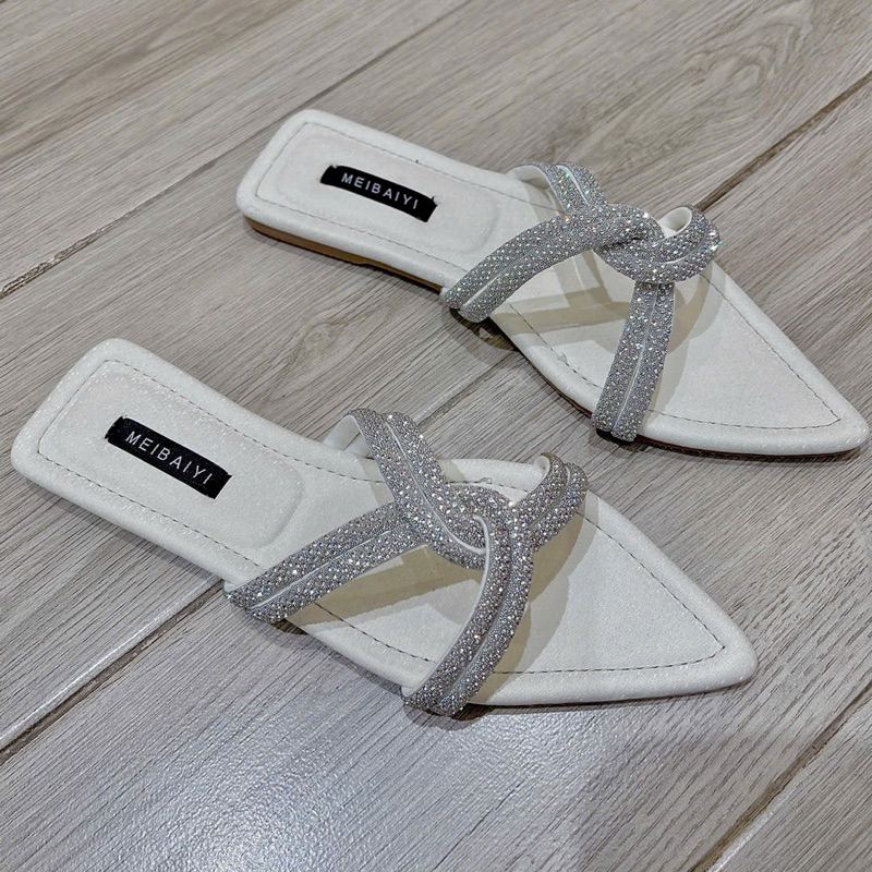 Dép mũi nhọn quai đính đá full