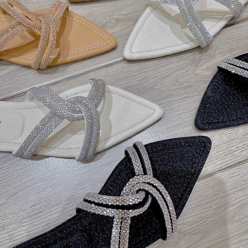 Dép mũi nhọn quai đính đá full