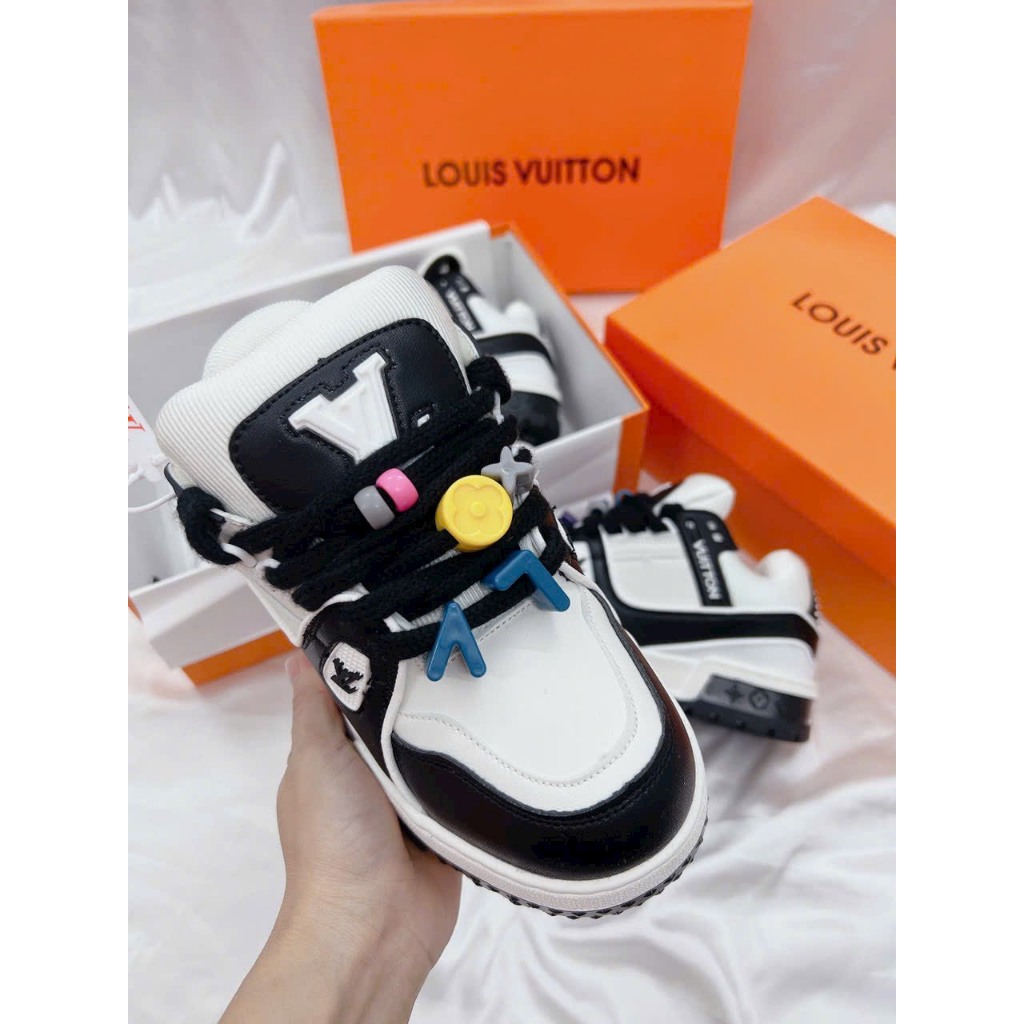 Giày thể thao nam nữ CT LV Louis vuiton trainer trắng đen đính sticker cao cấp mới