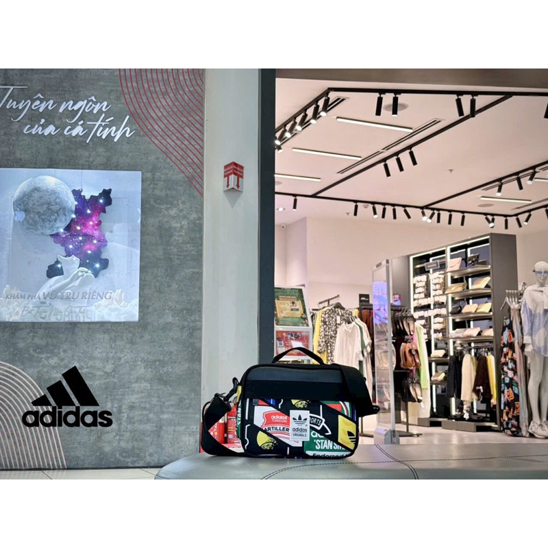 Túi adidas hoạ tiết đeo chéo