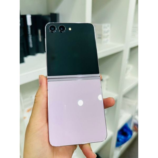 ZFLIP 5 5G  - Hàng Chính Hãng Mới Nguyên Seal . Bảo hành 12 tháng