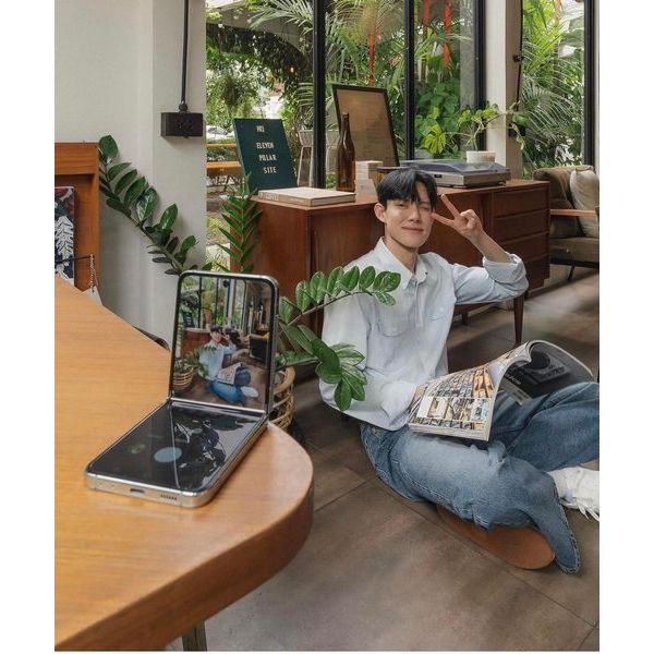 ZFLIP 5 5G  - Hàng Chính Hãng Mới Nguyên Seal . Bảo hành 12 tháng