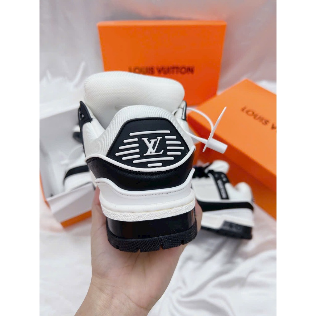 Giày thể thao nam nữ CT LV Louis vuiton trainer trắng đen đính sticker cao cấp mới
