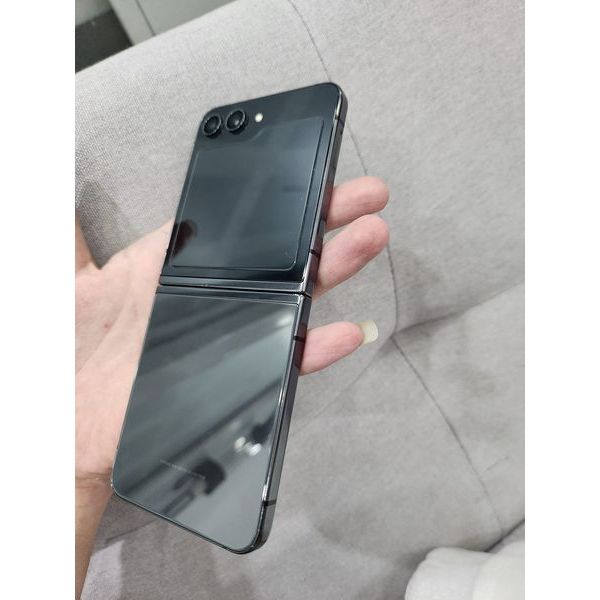 Z FLIP 5 5G   - Hàng Chính Hãng Mới Nguyên Seal . Bảo hành 12 tháng