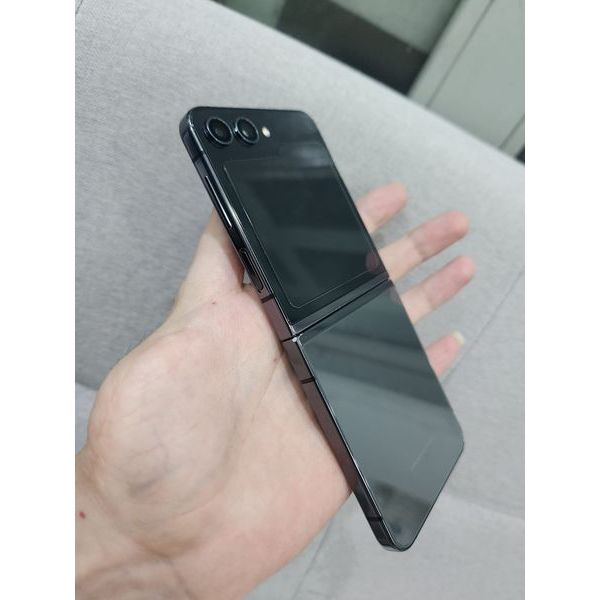 Z FLIP 5 5G   - Hàng Chính Hãng Mới Nguyên Seal . Bảo hành 12 tháng