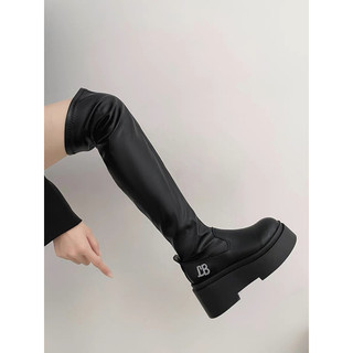 GIÀY BOOT CAO CỔ ĐEN / KEM NGANG GỐI [ Hàng Có Sẵn ]