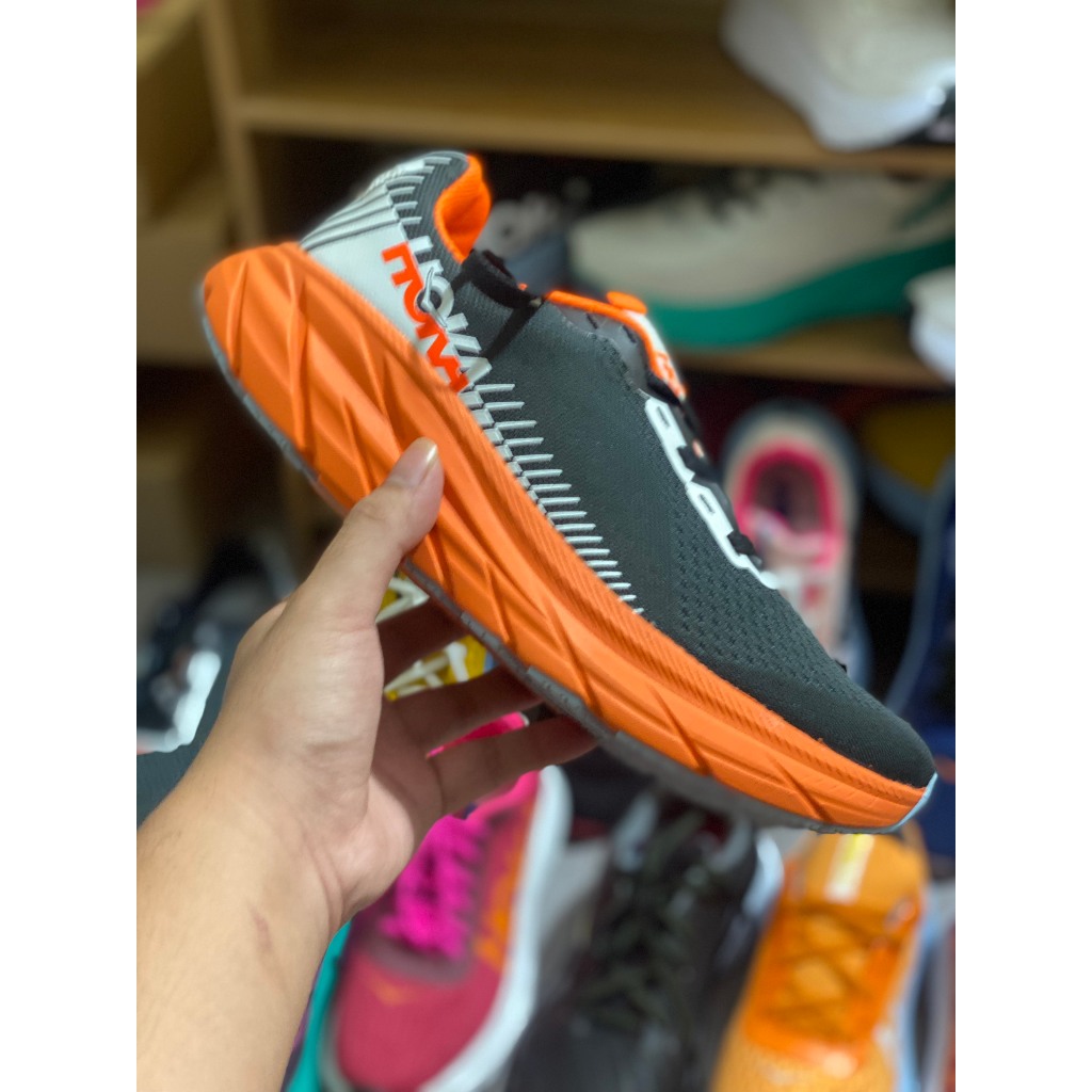 [ ẢNH THẬT ] giày thể thao HOKA chạy bộ, nam nữ unisex giày tập luyện, thoáng khí bền và cực nhẹ , hoka đen cam