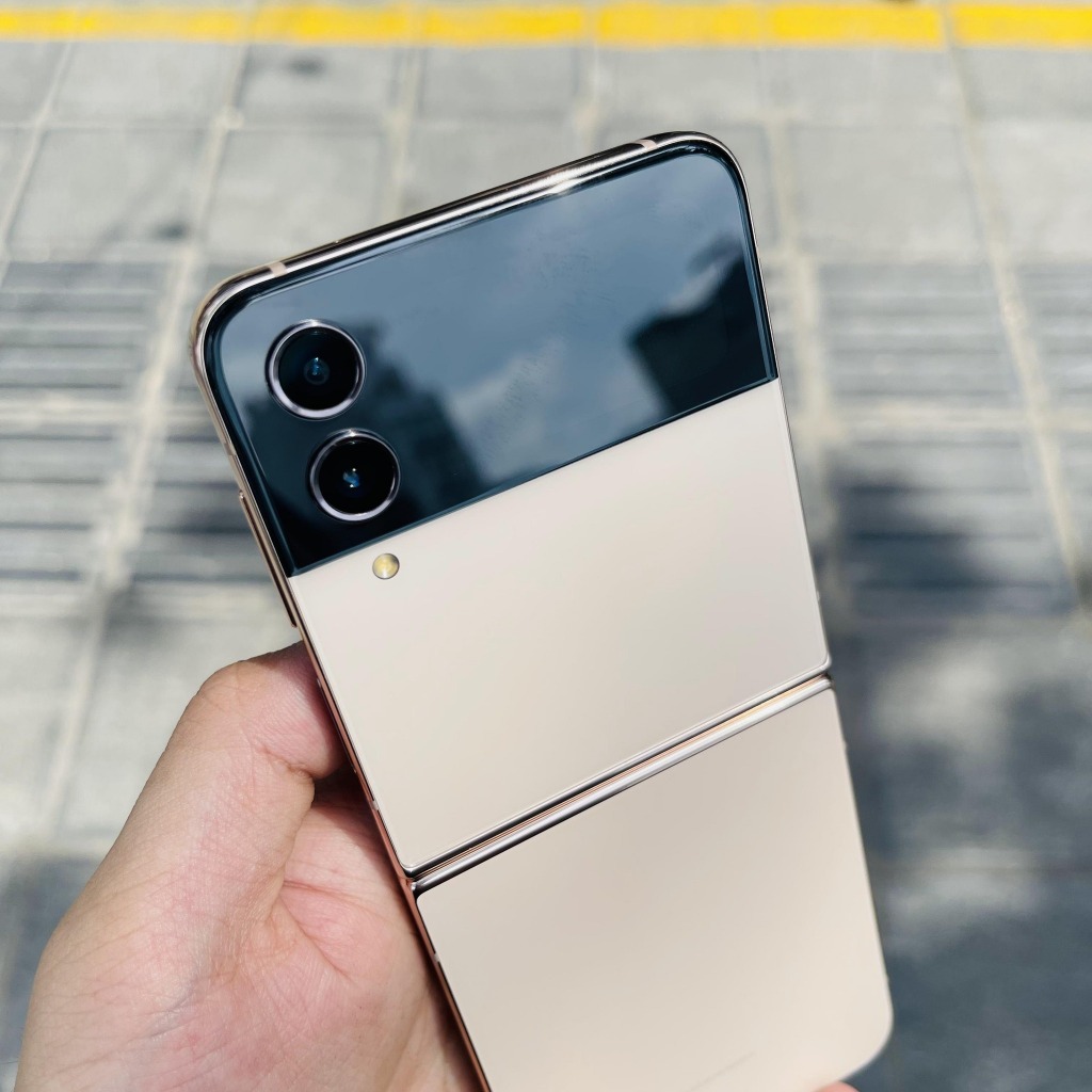 Điện thoại Samsung Galaxy ZFlip4 - Nguyên Seal - Hàng chính hãng - Bảo hành 12 tháng - 7 ngày đổi trả