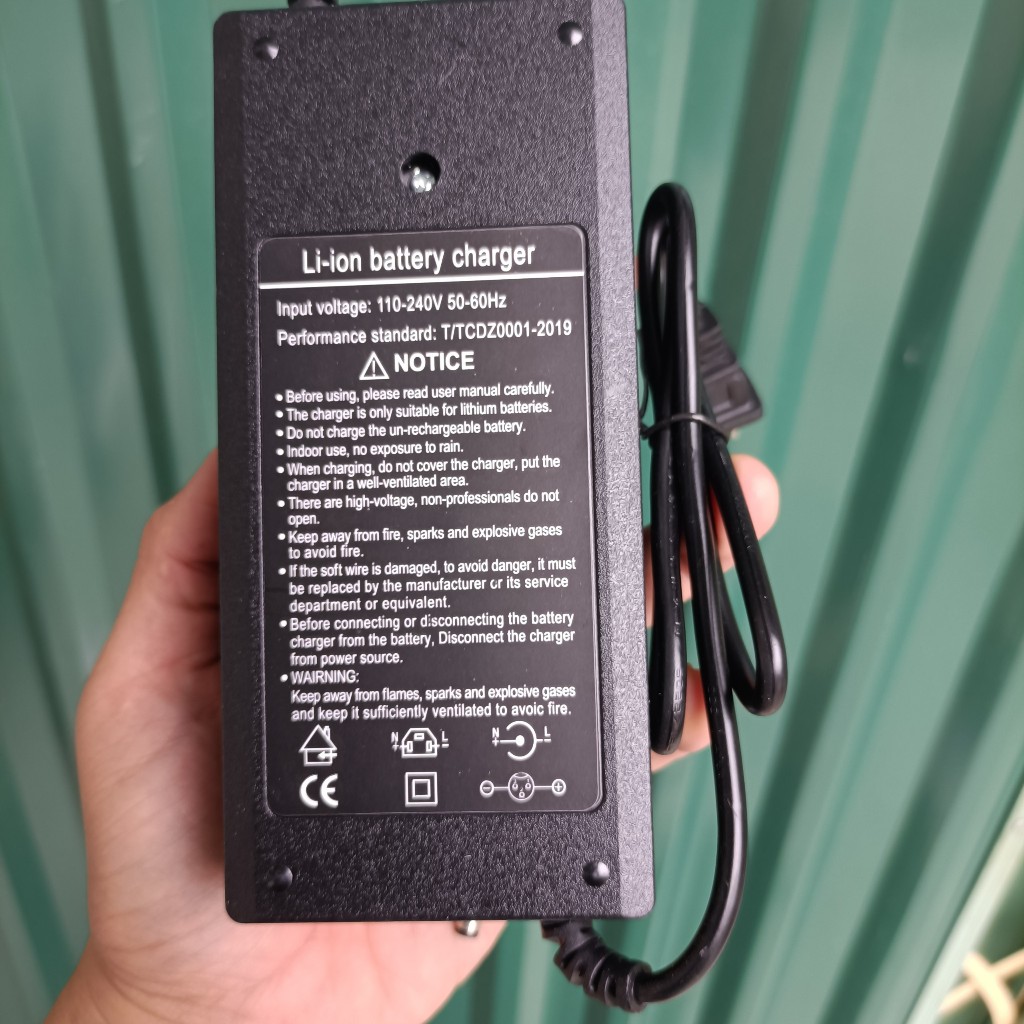 Sạc xe điện 14S 48V  2A- 3A dùng cho pin Li-ion 3.7V