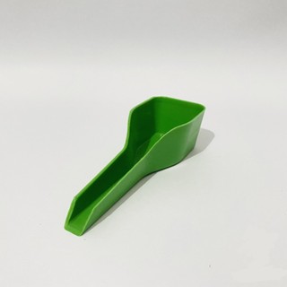 🍀🍀 Thìa Xúc Cám Cho Chim, Gà, Bồ Câu – Tiện Lợi, Dễ Sử Dụng 🍀🍀