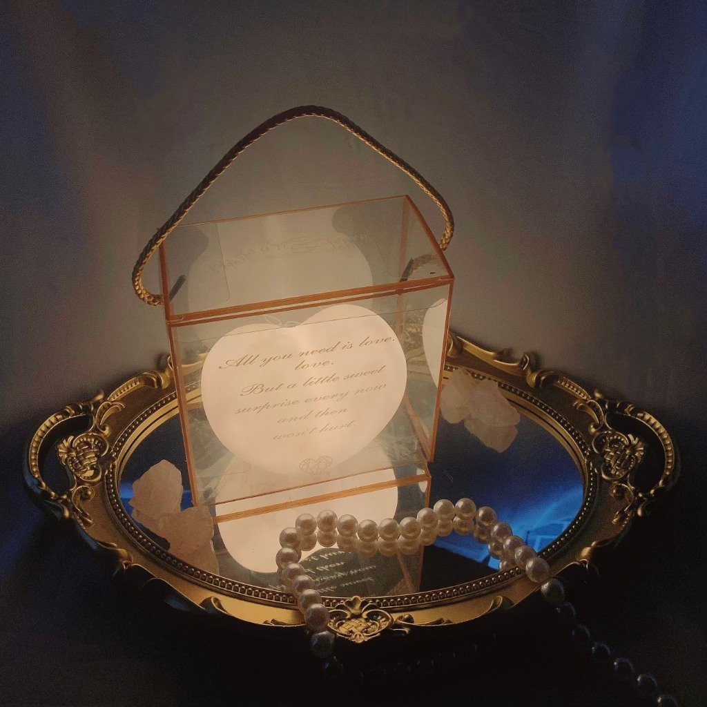 Đèn Ngủ Để Bàn Hình Trái Tim Tặng Kèm Hộp Quà Phù Hợp Làm Quà Tặng, Có Sẵn Pin Cúc