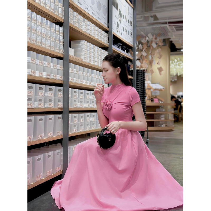 ĐẦM MAXI CỔ CAO DÚM HOA CHÂN THÔ TAY NGẮN