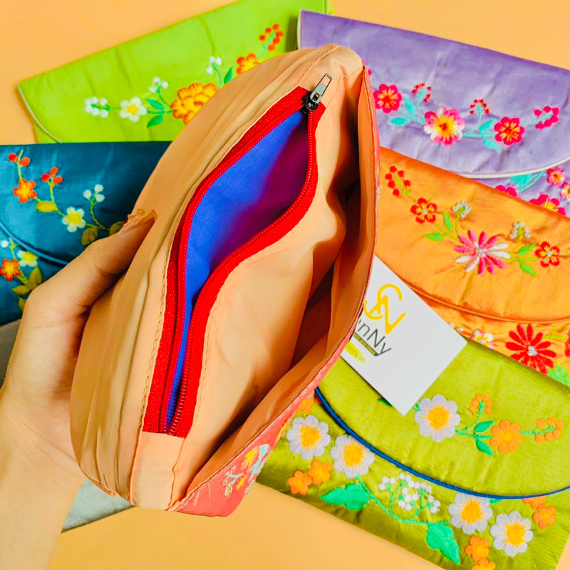 Ví lụa thêu quà lưu niệm Việt Nam