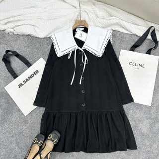 Váy len cổ trắng sm
