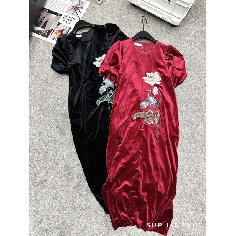Váy nhung the tay bồng thêu hoa ngực thủ công
