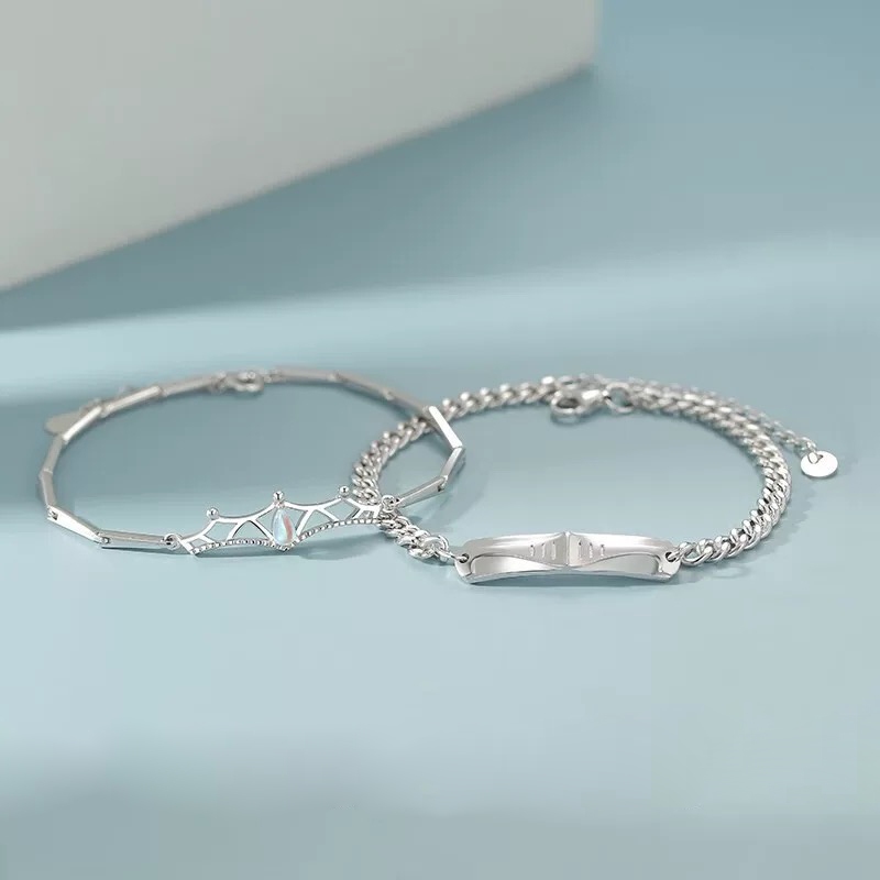 Vòng tay đôi nam nữ QUEEN & KING couple ý nghĩa dành cho cặp đôi