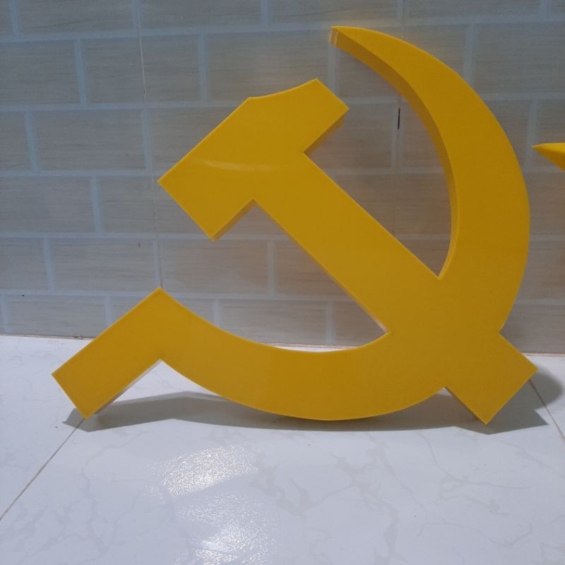 Ngôi sao búa liềm mica 30cm