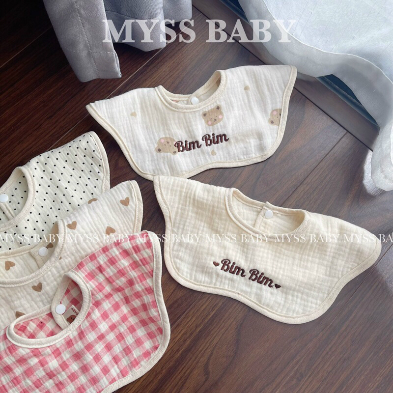 Yếm cổ thêu tên bé theo yêu cầu MYSS BABY
