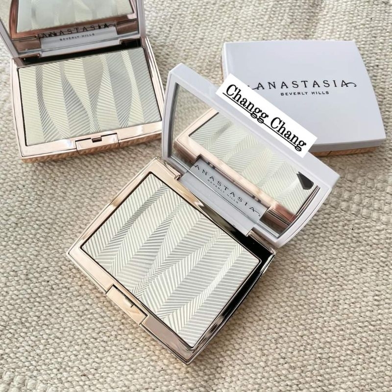 Highlight Anastasia Beverly Hills Iced Out