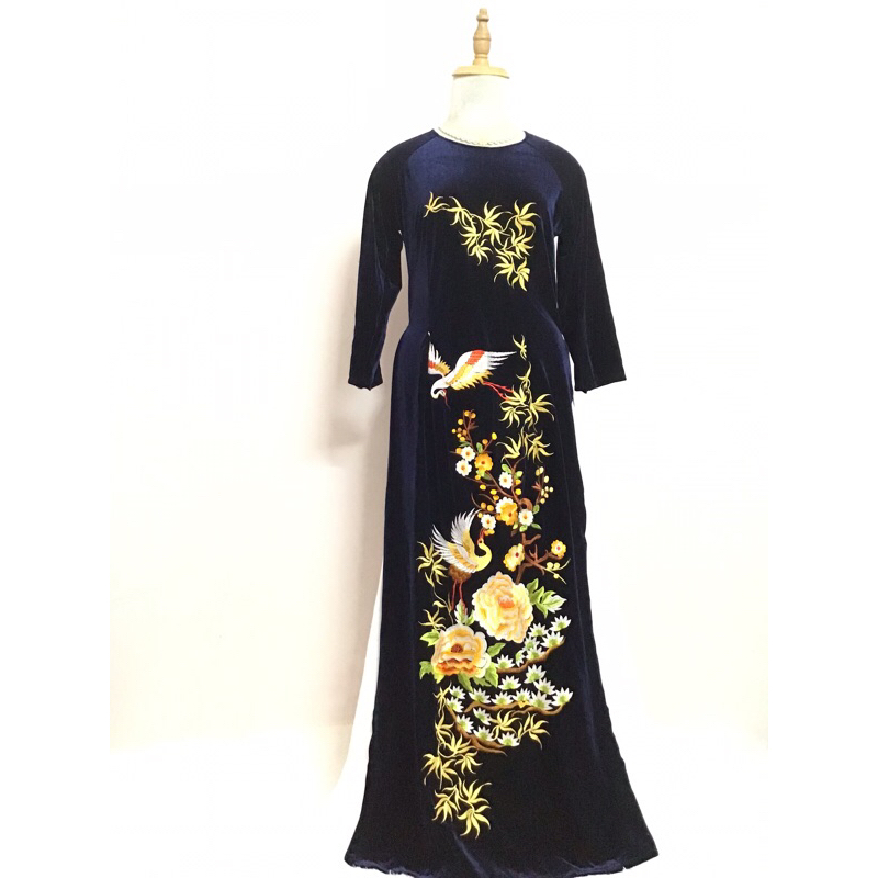 Áo dài nhung thêu cổ tròn mầu xanh than