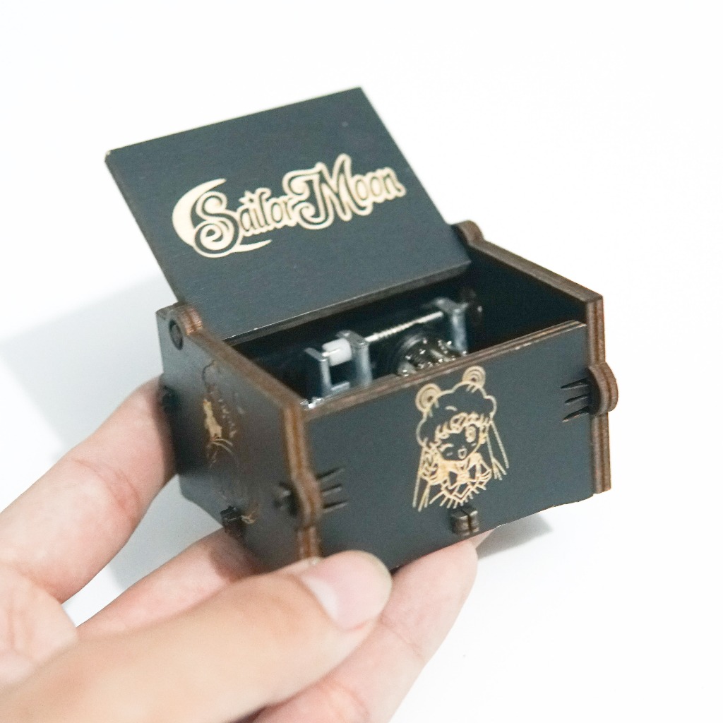 Hộp nhạc Sailor Moon mini gỗ quay tay quà tặng để bàn trang trí Zumishop