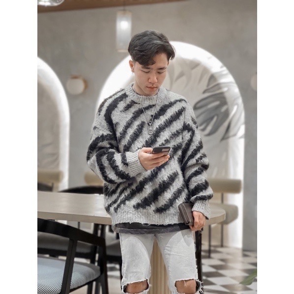 Áo Len Striped Form Rộng Hoạ Tiết