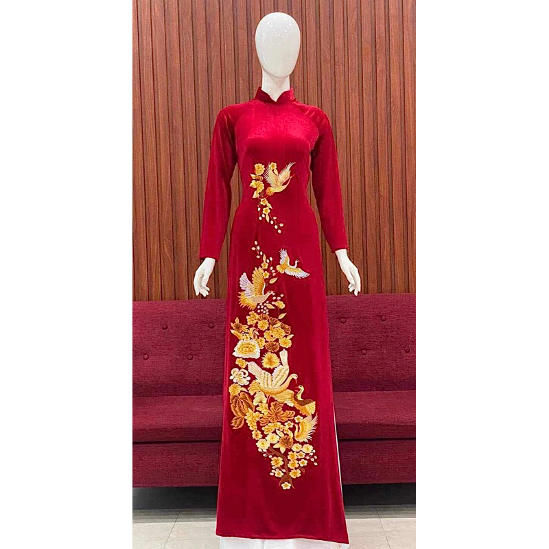 Áo dài nhung mầu đỏ tươi thêu hạc