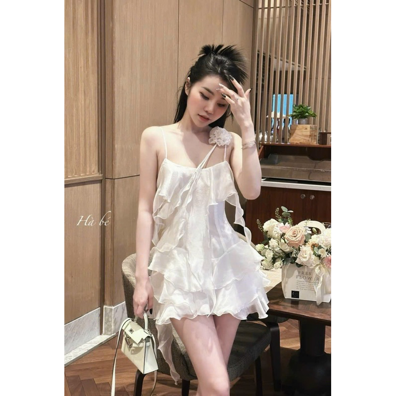 Đầm Hai Dây Tua Rua Hoa Kèm Vai Chất To Quắn Cước Sin Dáng Ngắn