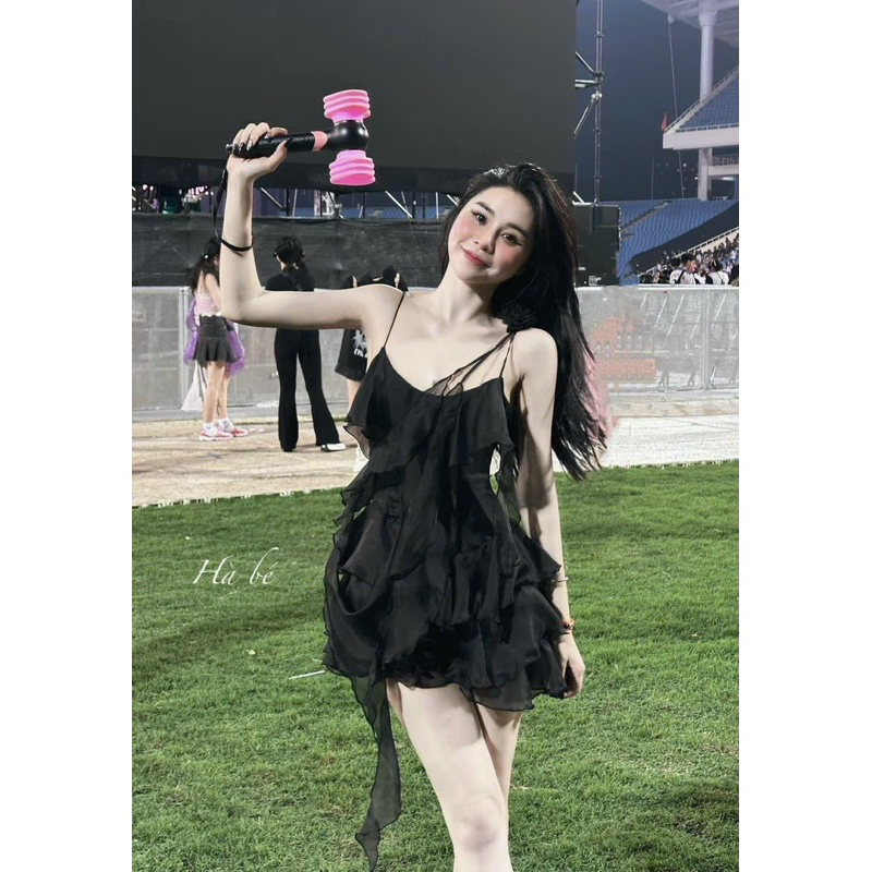 Đầm Hai Dây Tua Rua Hoa Kèm Vai Chất To Quắn Cước Sin Dáng Ngắn