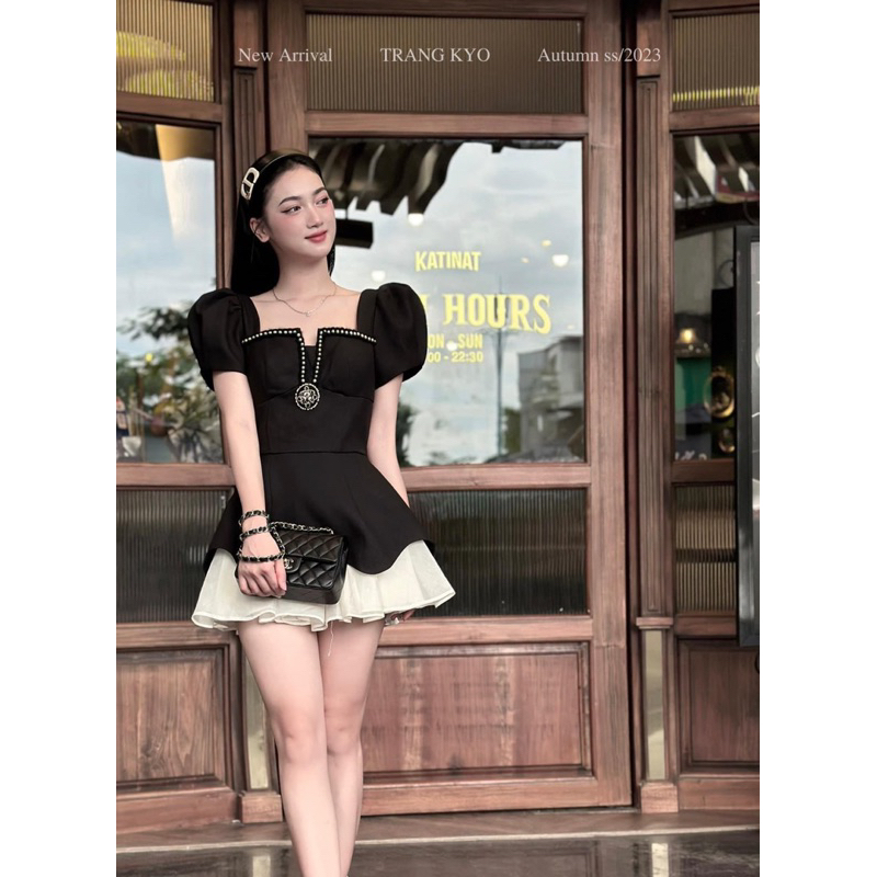 ĐẦM PHI ĐEN CỔ VUÔNG KẾT TUA