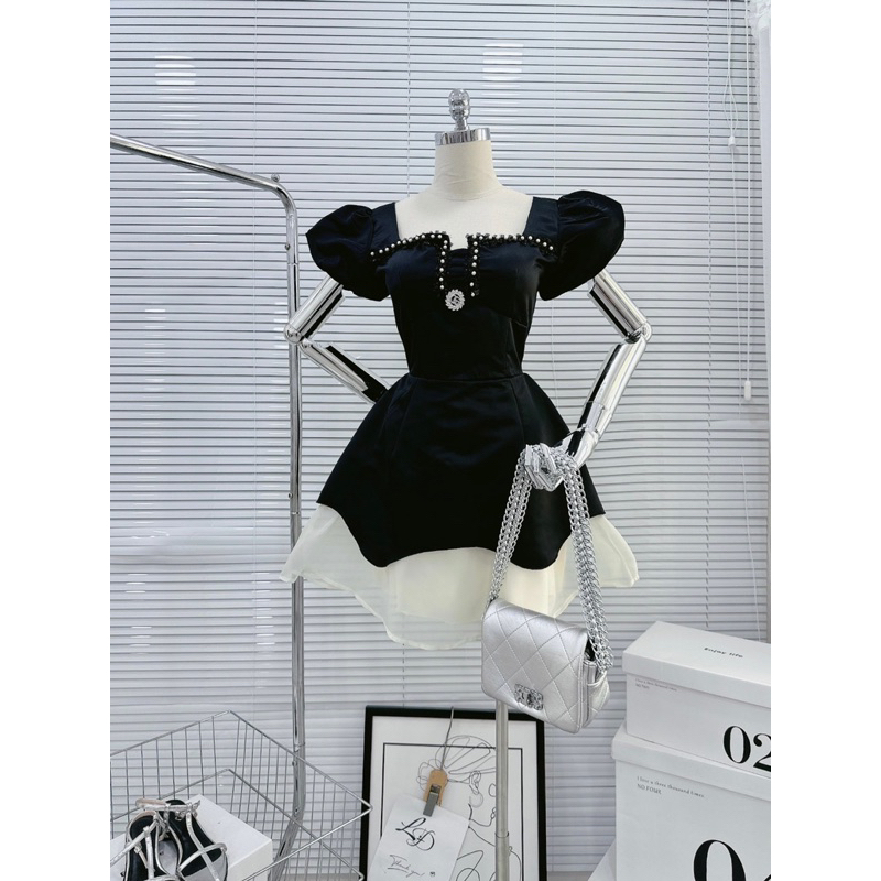 ĐẦM PHI ĐEN CỔ VUÔNG KẾT TUA