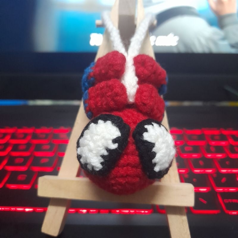 Móc khóa spider man - người nhện đu dây - handmade