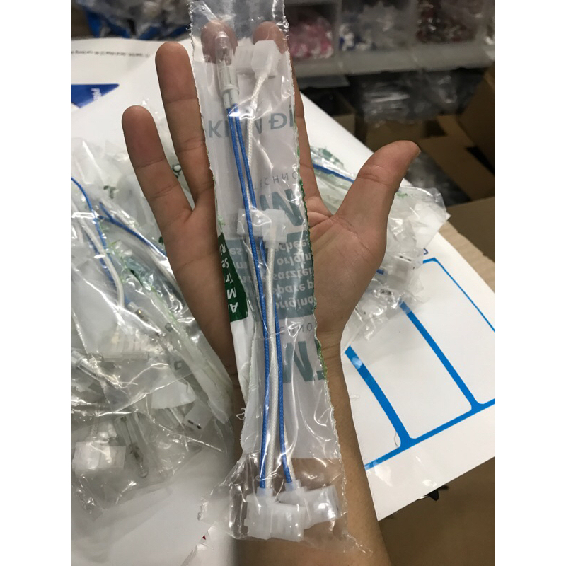 Dây Đèn Bình Nóng Lạnh Ariston