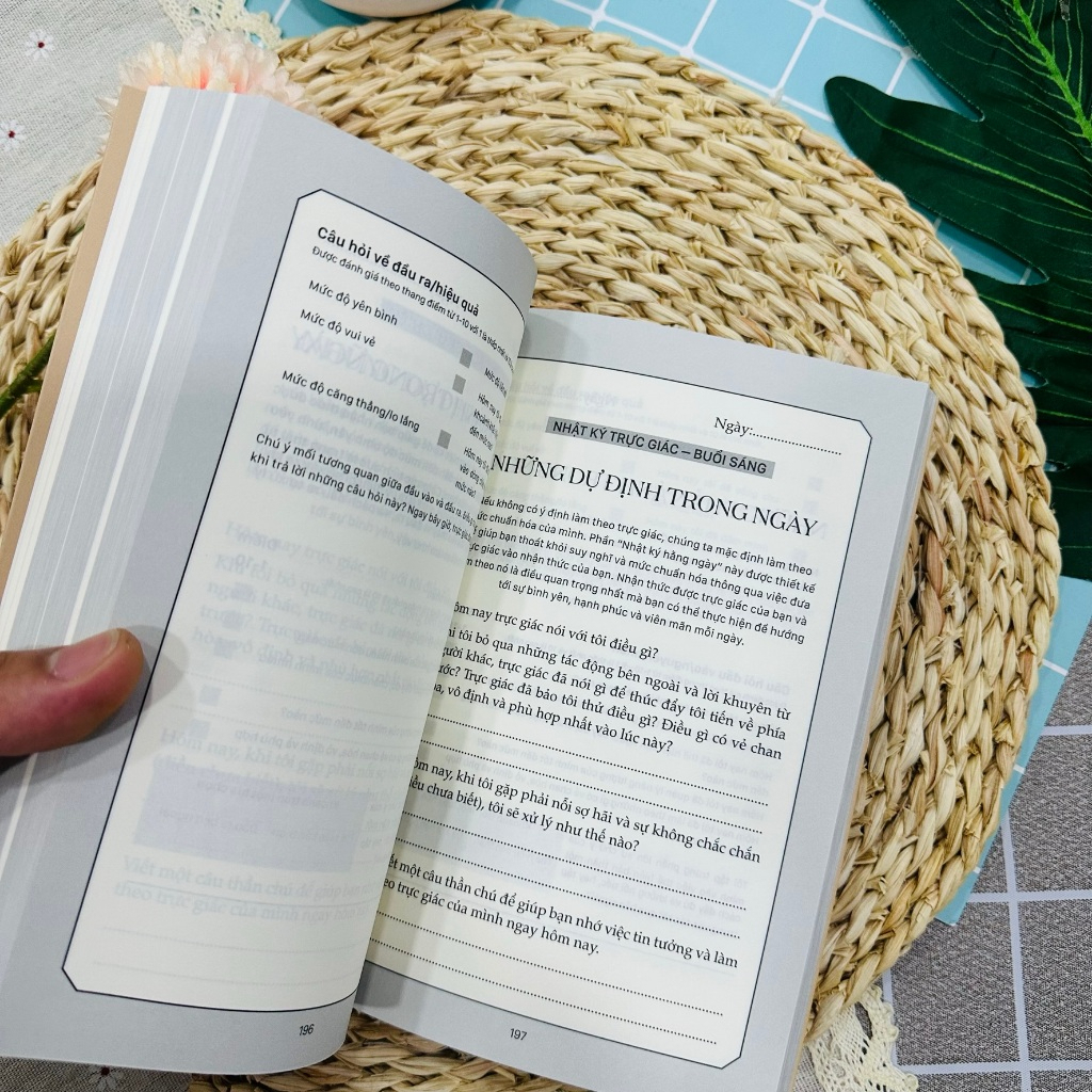 Sách - Overthinking: Loại Bỏ Bệnh Lo Âu Và Suy Nghĩ Quá Nhiều